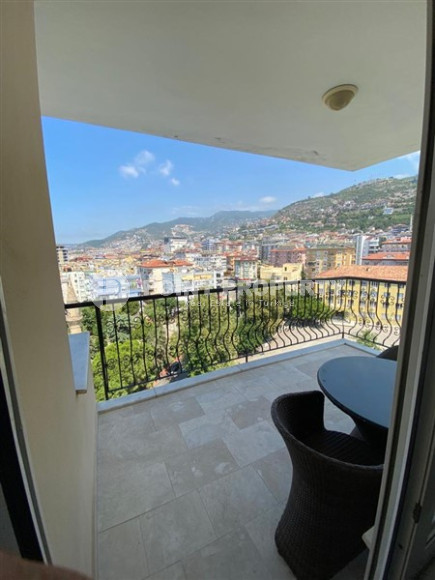 View four-room penthouse, 177m² in the heart of Alanya in a cozy residence with infrastructure-id-1617-photo-7