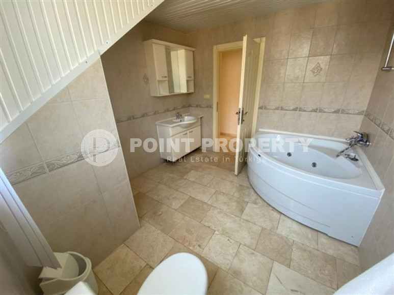 View four-room penthouse, 177m² in the heart of Alanya in a cozy residence with infrastructure-id-1617-photo-17