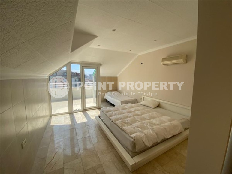 View four-room penthouse, 177m² in the heart of Alanya in a cozy residence with infrastructure-id-1617-photo-20