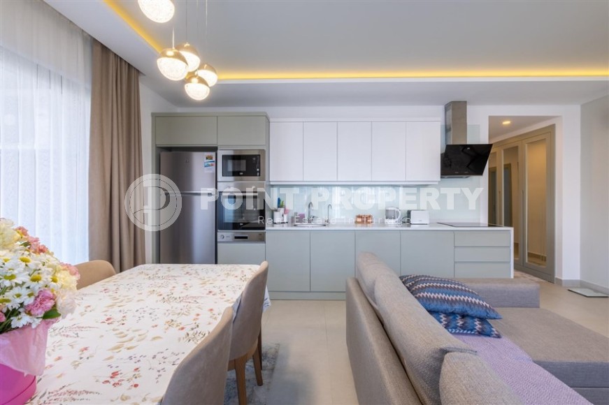 Благоустроенная квартира 2+1 на первой линии от моря, в центре престижного района Аланьи - Кестель-id-7927-фото-4