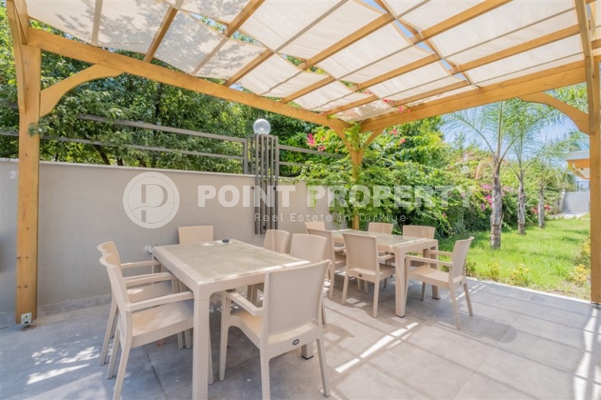 Благоустроенная квартира 2+1 на первой линии от моря, в центре престижного района Аланьи - Кестель-id-7927-фото-26