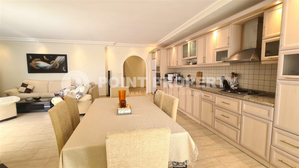 Панорамная квартира с видом на город и море на 9-м этаже в резиденции 2009 года постройки-id-7928-фото-6