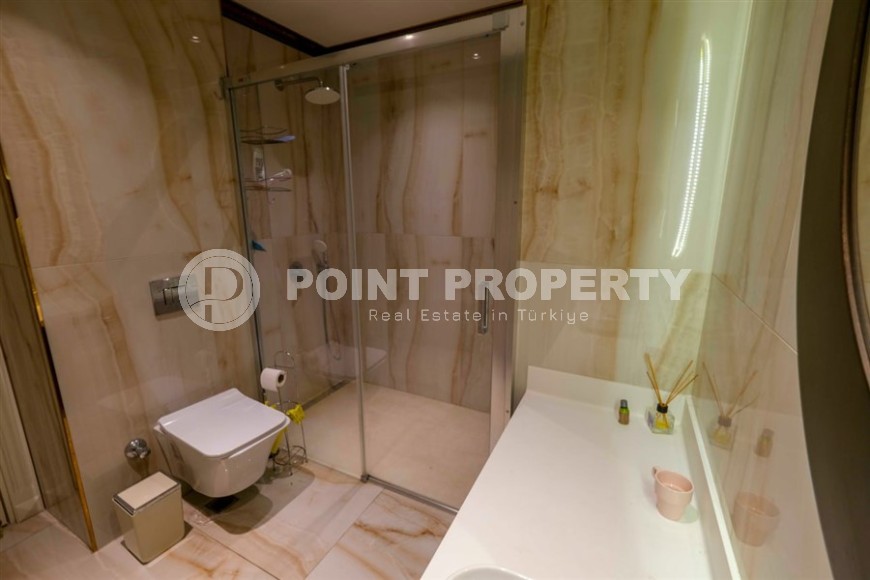 Атмосферная квартира с собственным садом на первой линии от моря, в центре престижного района Аланьи - Кестель-id-7944-фото-9