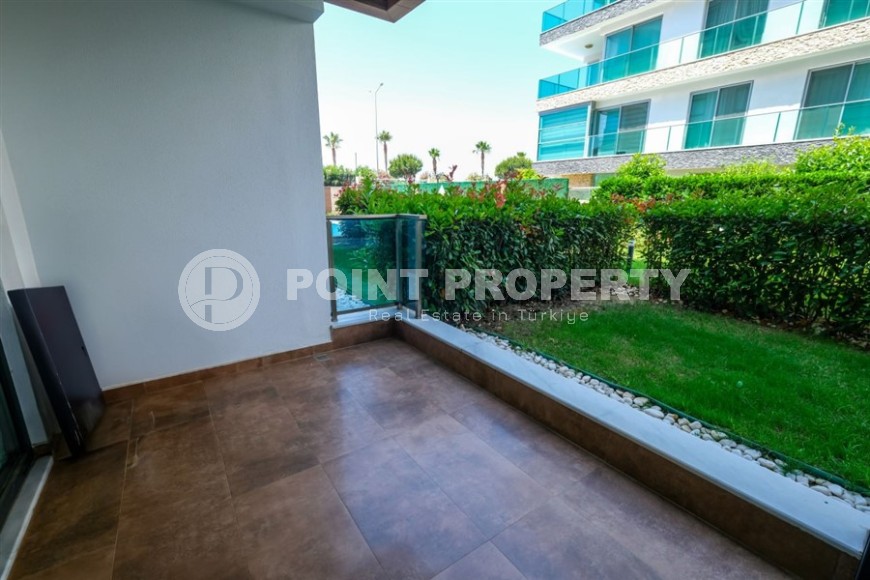 Атмосферная квартира с собственным садом на первой линии от моря, в центре престижного района Аланьи - Кестель-id-7944-фото-10