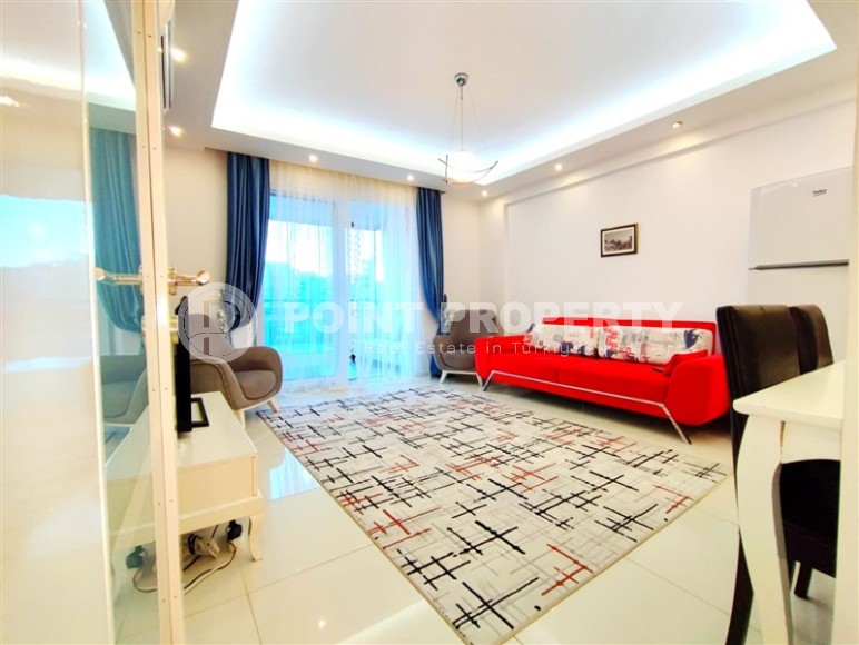 Комфортабельная квартира 1+1 с просторным застекленным балконом, на 3-м этаже в современном жилом комплексе с отельной инфраструктурой-id-7951-фото-2