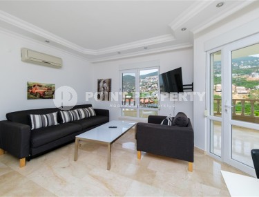 Атмосферная квартира с собственным ухоженным двориком, в двух с половиной километрах от моря-id-7953-фото-3