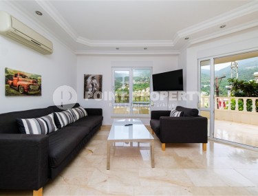 Атмосферная квартира с собственным ухоженным двориком, в двух с половиной километрах от моря-id-7953-фото-4