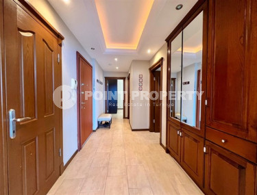 Large view apartment with two bedrooms, 120m², on the first line in Mahmutlar, Alanya-id-1621-photo-2