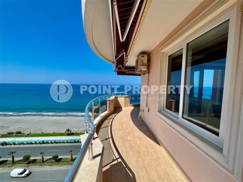 Large view apartment with two bedrooms, 120m², on the first line in Mahmutlar, Alanya-id-1621-photo-8