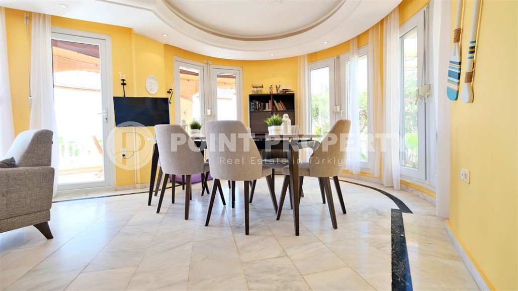 Атмосферная вилла с бассейном и садовым участком в двух километрах от моря-id-7961-фото-4