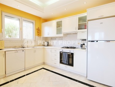 Атмосферная вилла с бассейном и садовым участком в двух километрах от моря-id-7961-фото-5