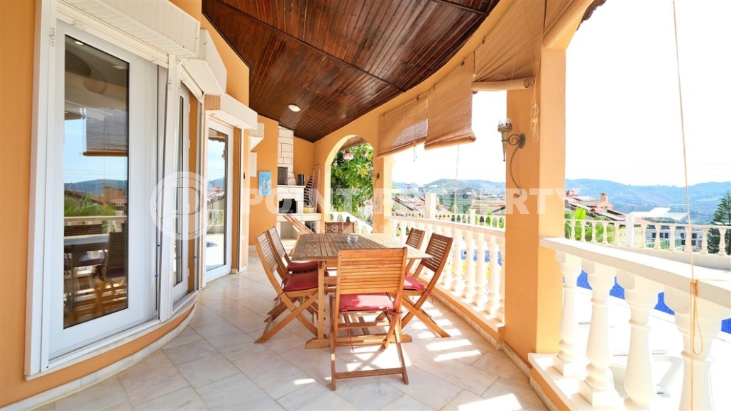 Атмосферная вилла с бассейном и садовым участком в двух километрах от моря-id-7961-фото-11