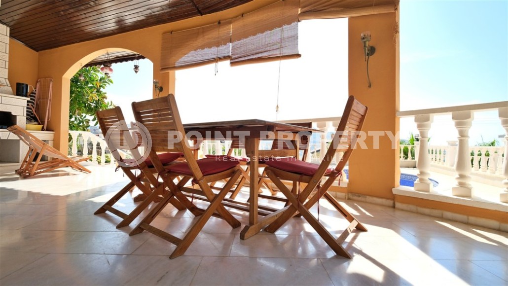 Атмосферная вилла с бассейном и садовым участком в двух километрах от моря-id-7961-фото-12