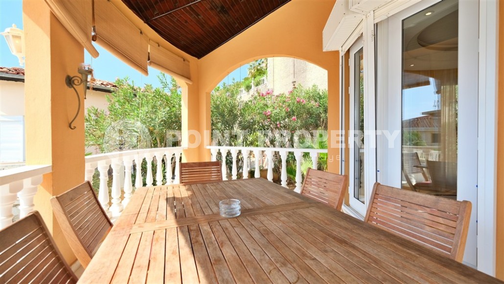 Атмосферная вилла с бассейном и садовым участком в двух километрах от моря-id-7961-фото-13