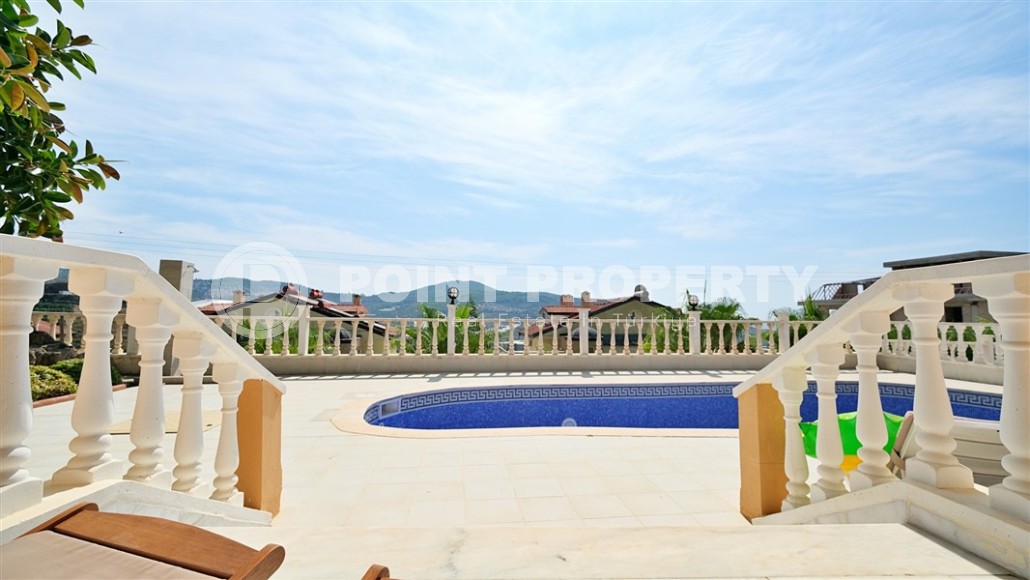 Атмосферная вилла с бассейном и садовым участком в двух километрах от моря-id-7961-фото-14