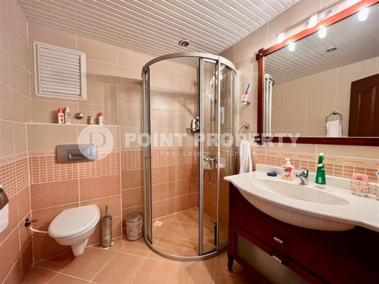 Large view apartment with two bedrooms, 120m², on the first line in Mahmutlar, Alanya-id-1621-photo-10