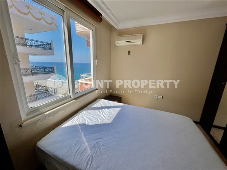 Large view apartment with two bedrooms, 120m², on the first line in Mahmutlar, Alanya-id-1621-photo-11