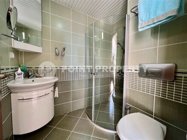 Large view apartment with two bedrooms, 120m², on the first line in Mahmutlar, Alanya-id-1621-photo-18