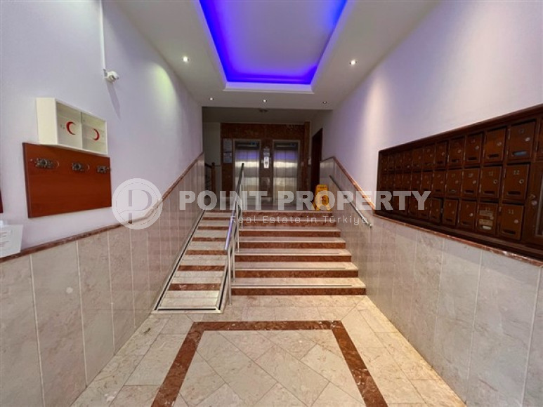 Large view apartment with two bedrooms, 120m², on the first line in Mahmutlar, Alanya-id-1621-photo-23