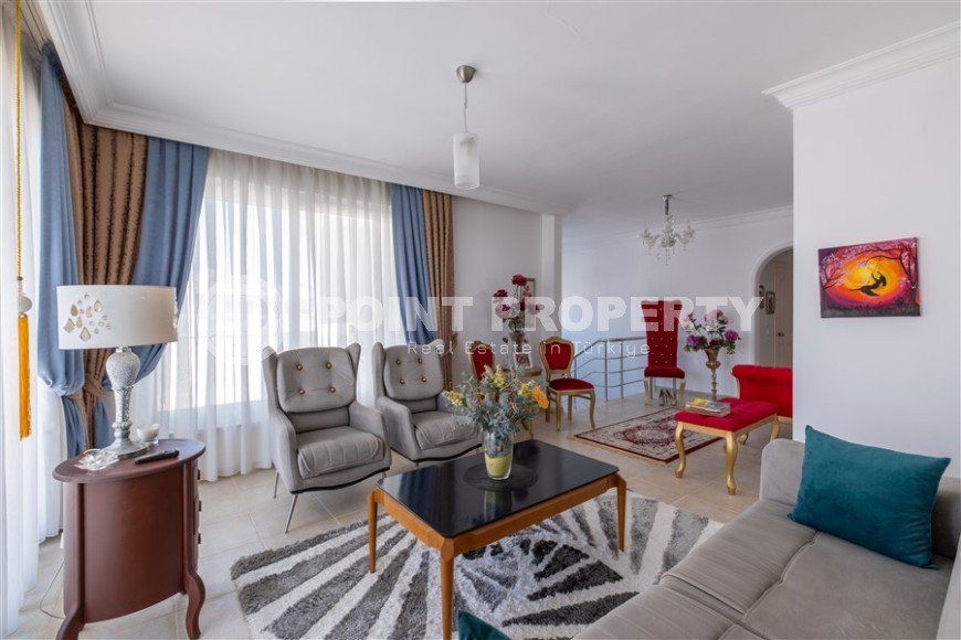 Большая двухуровневая квартира 3+1 с мебелью и бытовой техникой, в 400 метрах от моря.-id-7969-фото-6