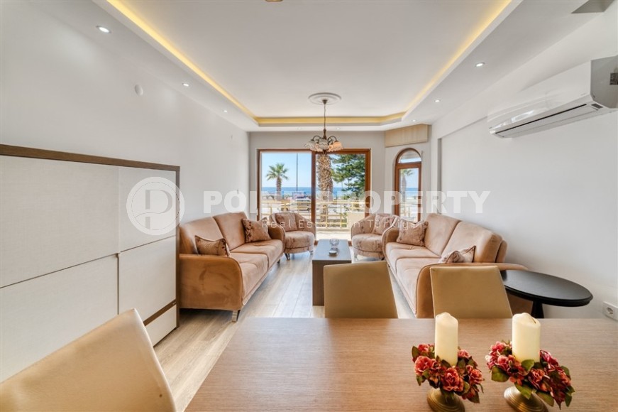 Квартира с роскошной локацией на первой линии от моря, в центре района Махмутлар-id-7970-фото-2