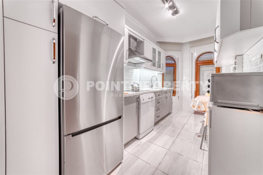 Квартира с роскошной локацией на первой линии от моря, в центре района Махмутлар-id-7970-фото-6