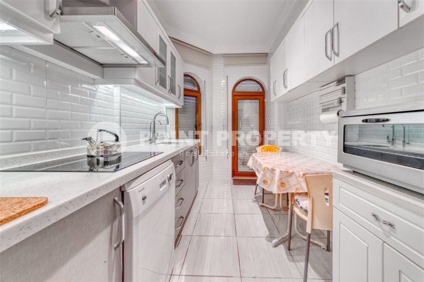 Квартира с роскошной локацией на первой линии от моря, в центре района Махмутлар-id-7970-фото-7