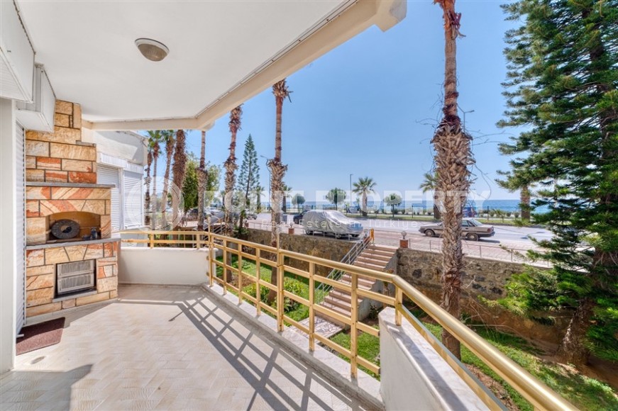 Квартира с роскошной локацией на первой линии от моря, в центре района Махмутлар-id-7970-фото-16