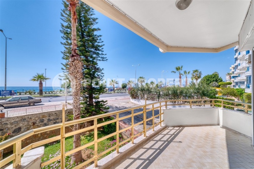 Квартира с роскошной локацией на первой линии от моря, в центре района Махмутлар-id-7970-фото-17