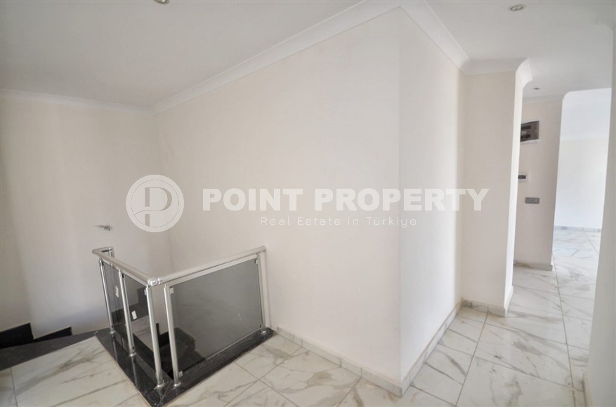 Новая двухуровневая квартира с чистовой отделкой в 900 метрах от моря, в современном районе Аланьи - Махмутлар-id-7980-фото-9