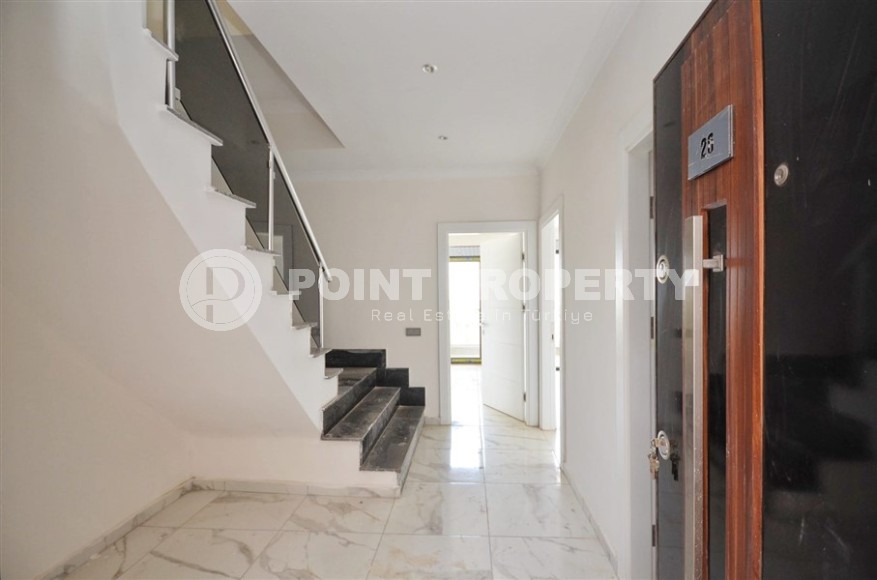 Новая двухуровневая квартира с чистовой отделкой в 900 метрах от моря, в современном районе Аланьи - Махмутлар-id-7980-фото-10