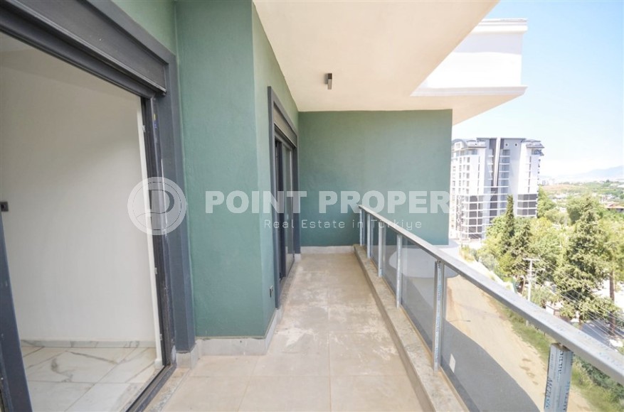 Новая двухуровневая квартира с чистовой отделкой в 900 метрах от моря, в современном районе Аланьи - Махмутлар-id-7980-фото-16