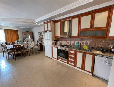 Cozy three-room apartment, 110m², with furniture and household appliances in the center of Alanya-id-1623-photo-3