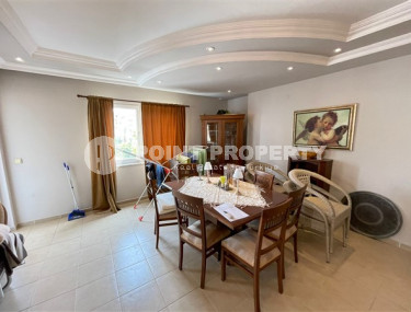 Cozy three-room apartment, 110m², with furniture and household appliances in the center of Alanya-id-1623-photo-4