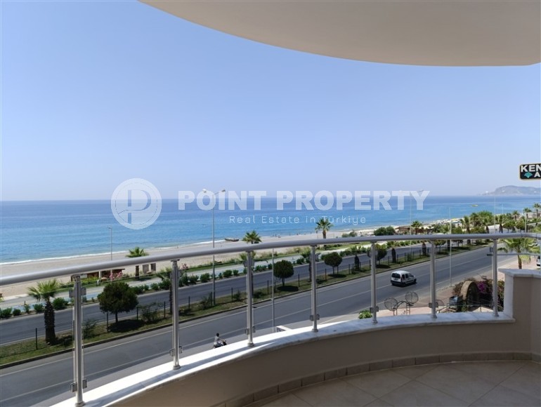 Благоустроенная квартира с роскошной локацией на первой линии от моря, в центре района Махмутлар-id-7989-фото-14