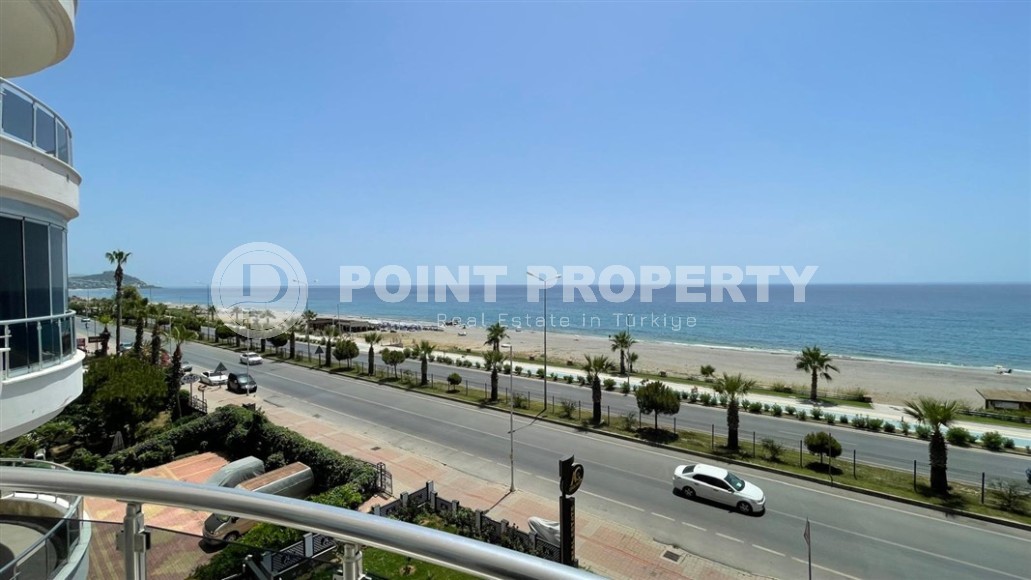 Благоустроенная квартира с роскошной локацией на первой линии от моря, в центре района Махмутлар-id-7989-фото-16