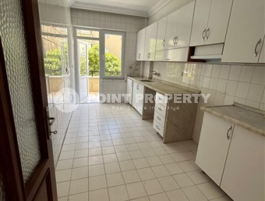 Inexpensive apartment with a top location 300 meters from the sea, in the center of Alanya-id-7994-photo-3