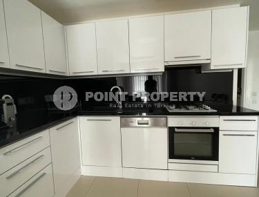 Ready-to-move-in apartment with furniture and household appliances, 500 meters from the famous Cleopatra Beach-id-8010-photo-5