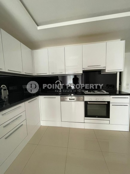 Готовая к проживанию квартира с мебелью и бытовой техникой, в 500 метрах от знаменитого пляжа Клеопатры-id-8010-фото-5