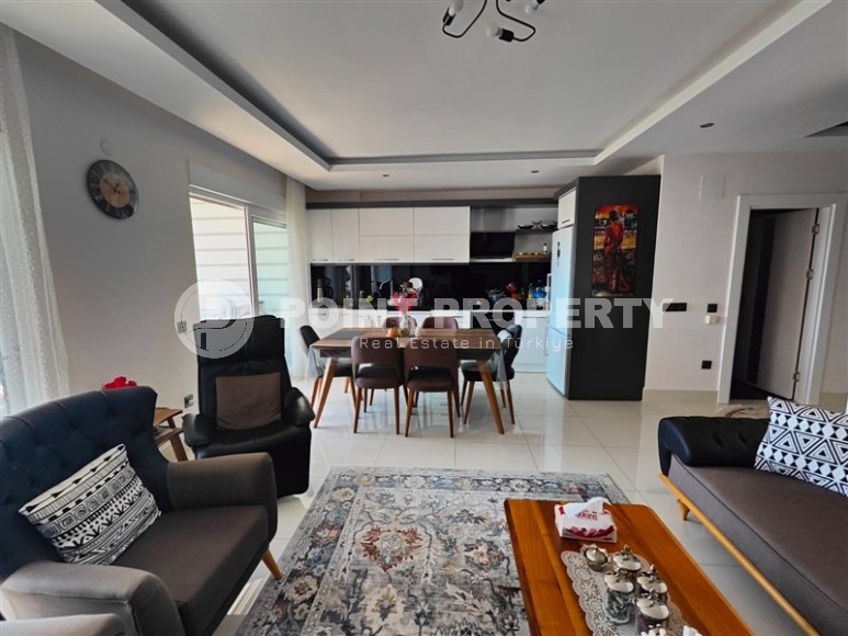 Panoramic two-level apartment with sea and mountain views, in the center of the picturesque area of Alanya - Tosmur-id-8016-photo-3