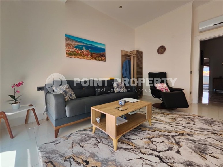 Panoramic two-level apartment with sea and mountain views, in the center of the picturesque area of Alanya - Tosmur-id-8016-photo-8