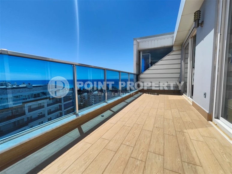 Panoramic two-level apartment with sea and mountain views, in the center of the picturesque area of Alanya - Tosmur-id-8016-photo-22