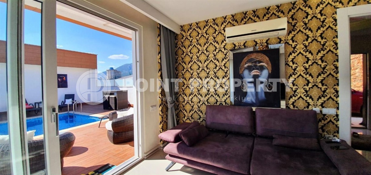 Атмосферная вилла с панорамным видом на город и море, в престижном районе Аланьи - Каргыджак-id-8018-фото-3