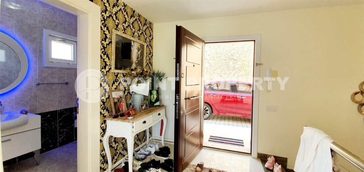 Атмосферная вилла с панорамным видом на город и море, в престижном районе Аланьи - Каргыджак-id-8018-фото-9