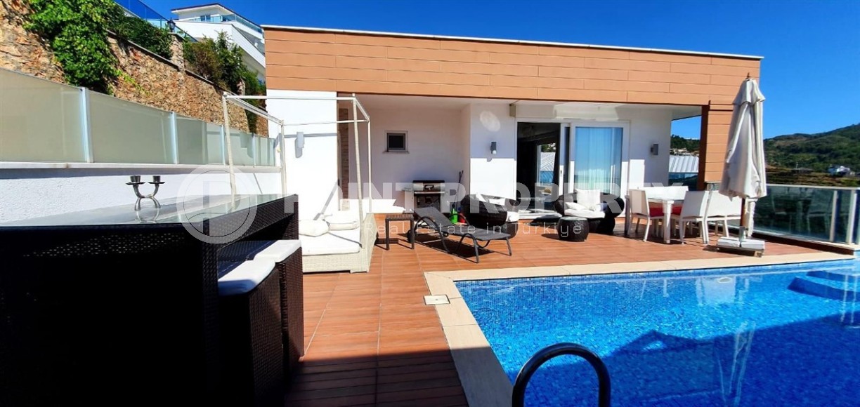 Атмосферная вилла с панорамным видом на город и море, в престижном районе Аланьи - Каргыджак-id-8018-фото-19