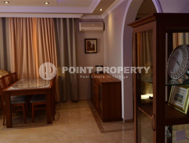 Furnished three bedroom penthouse, 200m², in the center of Alanya, with mountain views-id-1627-photo-3