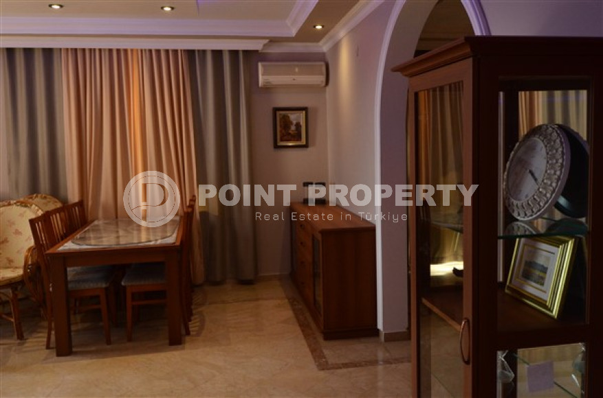 Furnished three bedroom penthouse, 200m², in the center of Alanya, with mountain views-id-1627-photo-3