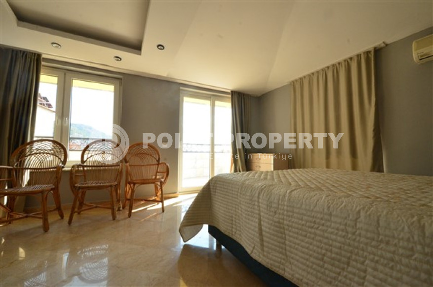 Furnished three bedroom penthouse, 200m², in the center of Alanya, with mountain views-id-1627-photo-18