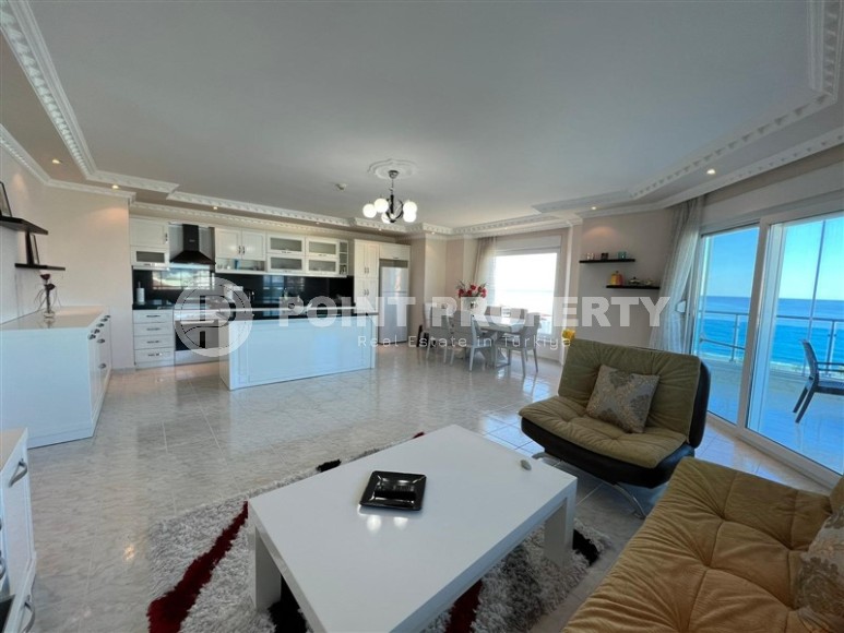 Panoramic apartment with sea and mountain views, on the 10th floor in a residence built in 2016-id-8031-photo-2