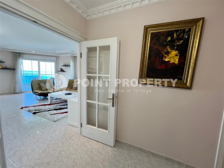 Panoramic apartment with sea and mountain views, on the 10th floor in a residence built in 2016-id-8031-photo-6